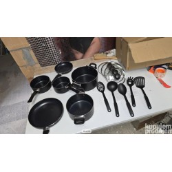 Amazon Basic set 15 delova posuđa sa nelep.oblogom, crna