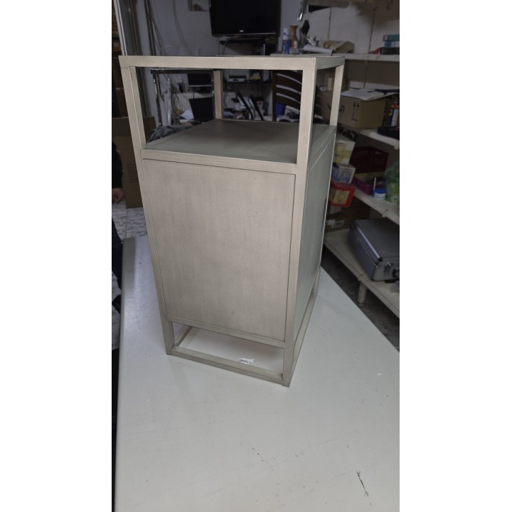 Industrijski noćni stočić / ormarić sa vratima – metal i drvo 44 × 37 × 76 cm