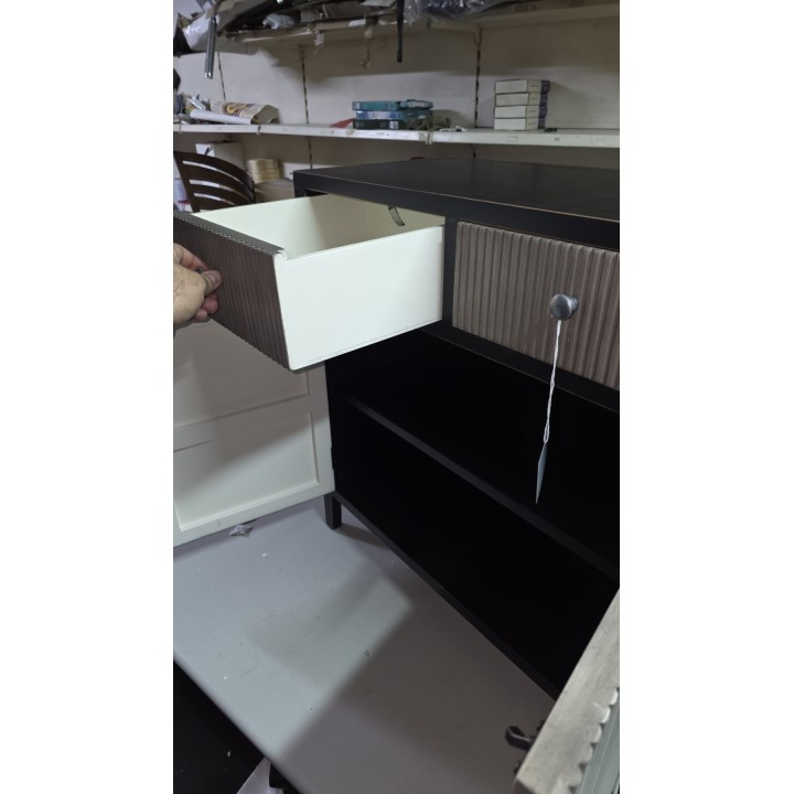 Komoda sa vratima i fiokama 76x36x75.5 cm – Drvena komoda moderan dizajn