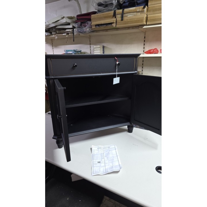 Crna ugaona komoda od drveta – klasični stil 80.5x43.5x76.5 cm