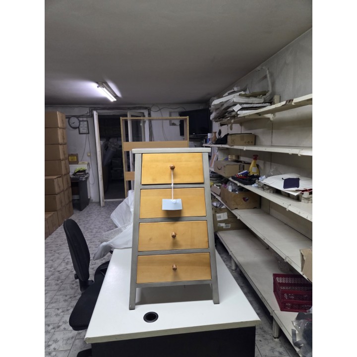 Komoda sa 4 fioke 45x25x79 cm – Drvo malezijske topole i MDF, siva