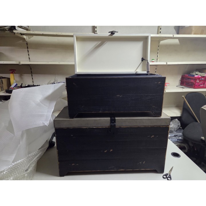 Set rustičnih drvenih škrinja (2 kom) – dekorativne kutije za odlaganje, drvo jele