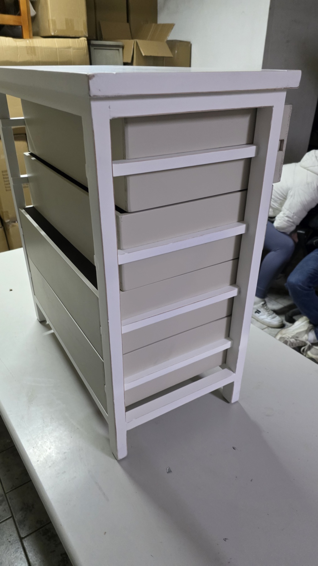 Komoda sa 4 fioke – puno drvo/MDF, bela konstrukcija, 66x36x73 cm - Слика 10