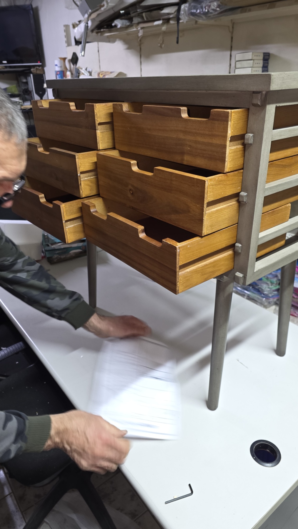 Komoda sa 6 fioka u mid-century stilu – puno drvo/MDF, 81x36x79 cm - Слика 10