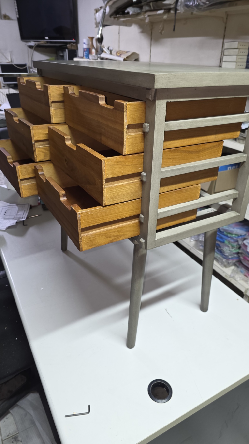 Komoda sa 6 fioka u mid-century stilu – puno drvo/MDF, 81x36x79 cm - Слика 9